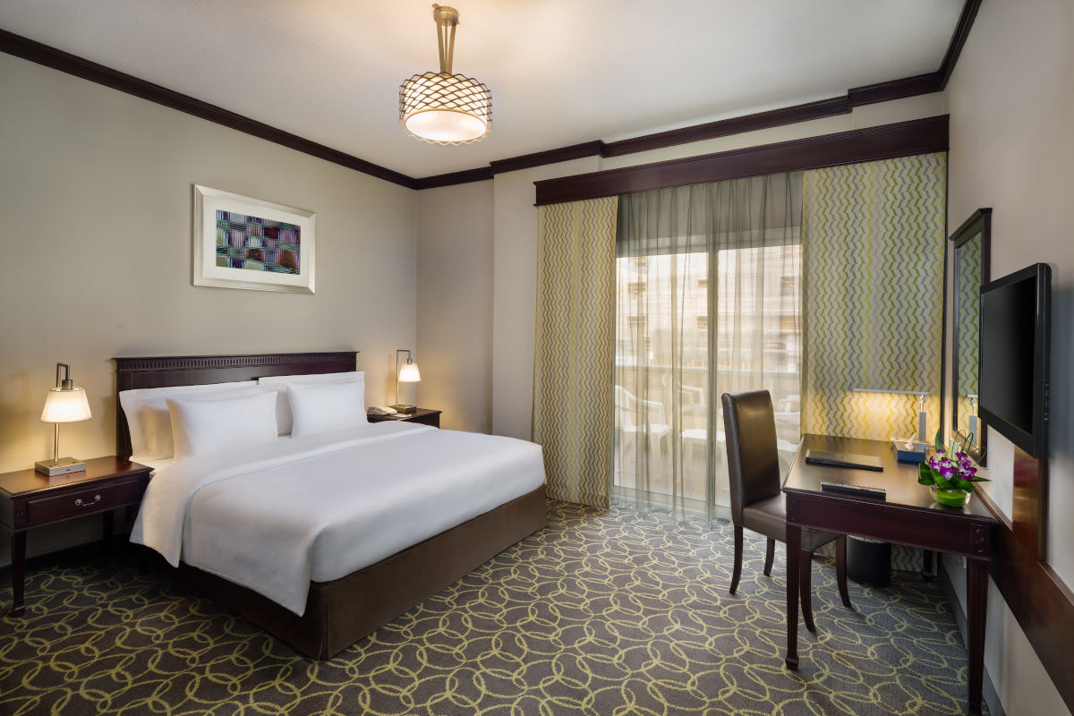 Master bedroom at Savoy Crest